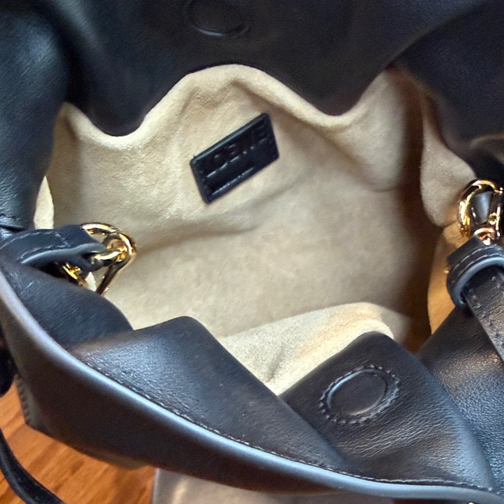LOEWE Flamenco Black Leather Drawstring Shoulder Bag - Picture 5 of 8